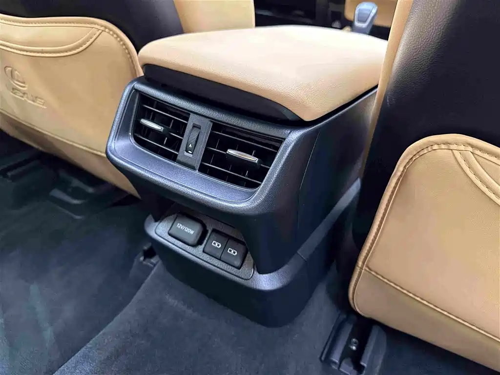 Lexus ES 2025 2025 300h Ultimate Edition