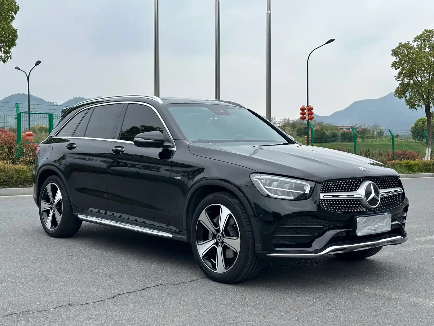 MERCEDES-BENZ GLC