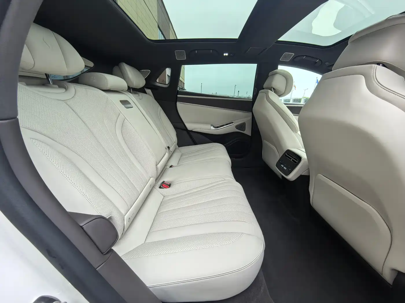 Denza Z9GT 2024 1100 AWD Ultra Edition фото 12