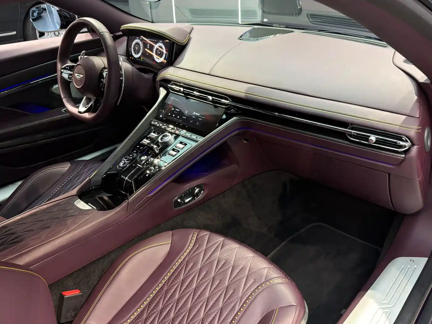 Aston Martin DB12 2024 2023 4.0T V8 Coupe