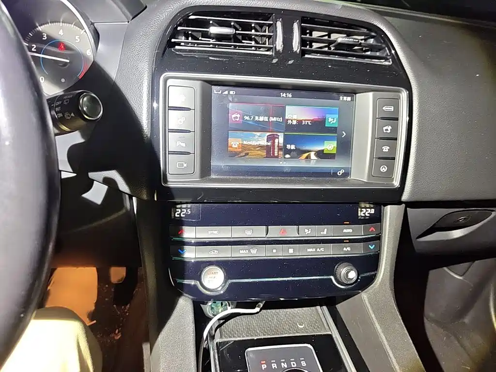Jaguar F-PACE 2017 2018 2.0T 4WD Urban Premium Edition