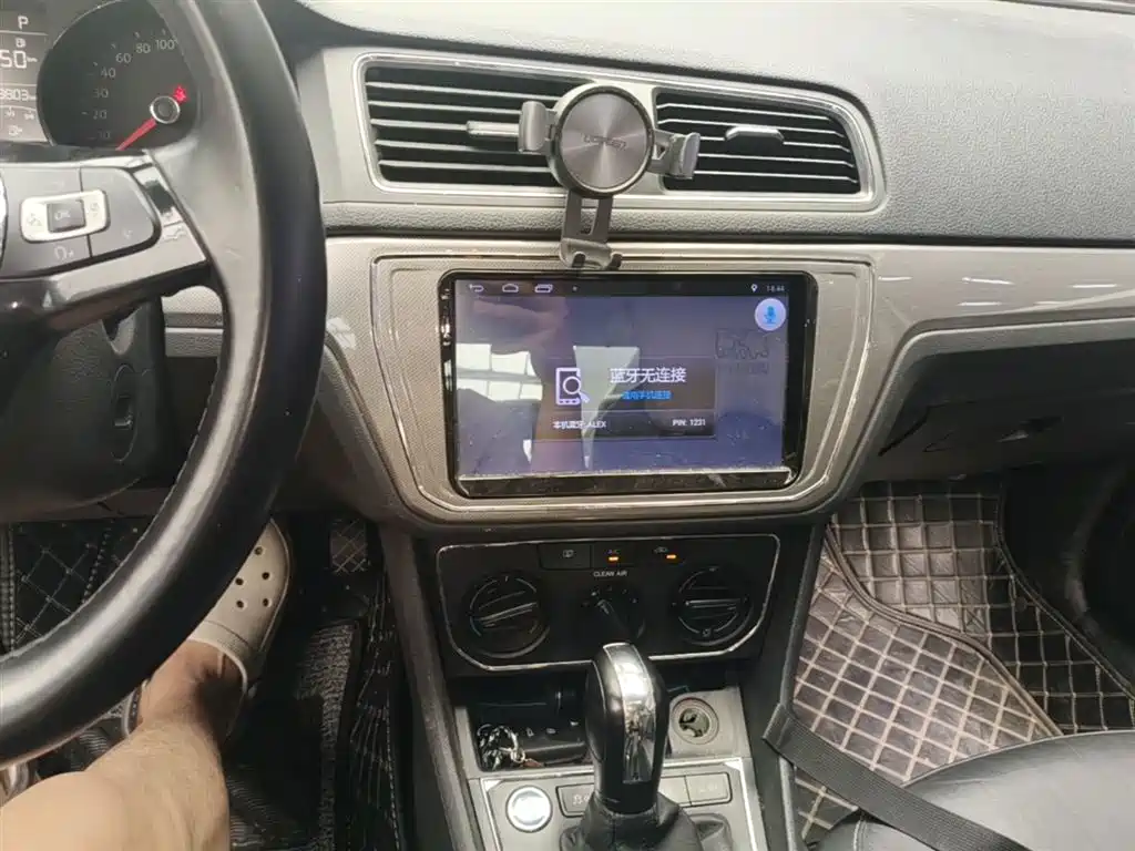 Volkswagen Lavida 2017 1.6L Automatic Comfort Edition фото 13