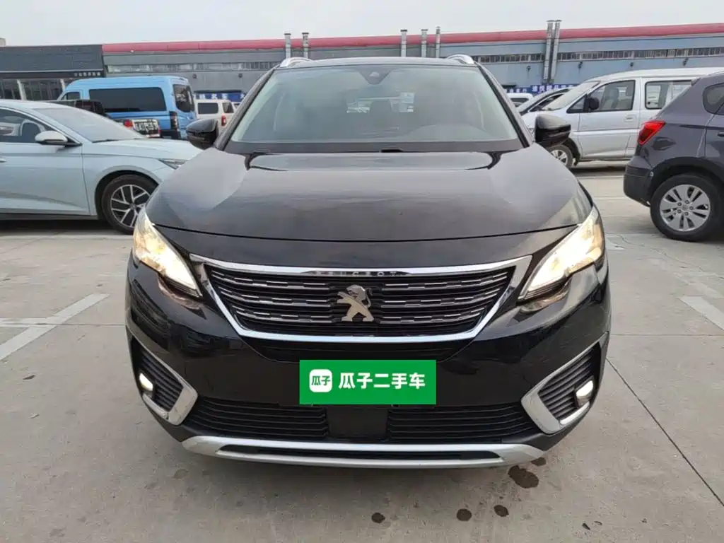 Photo 3 - Peugeot 5008