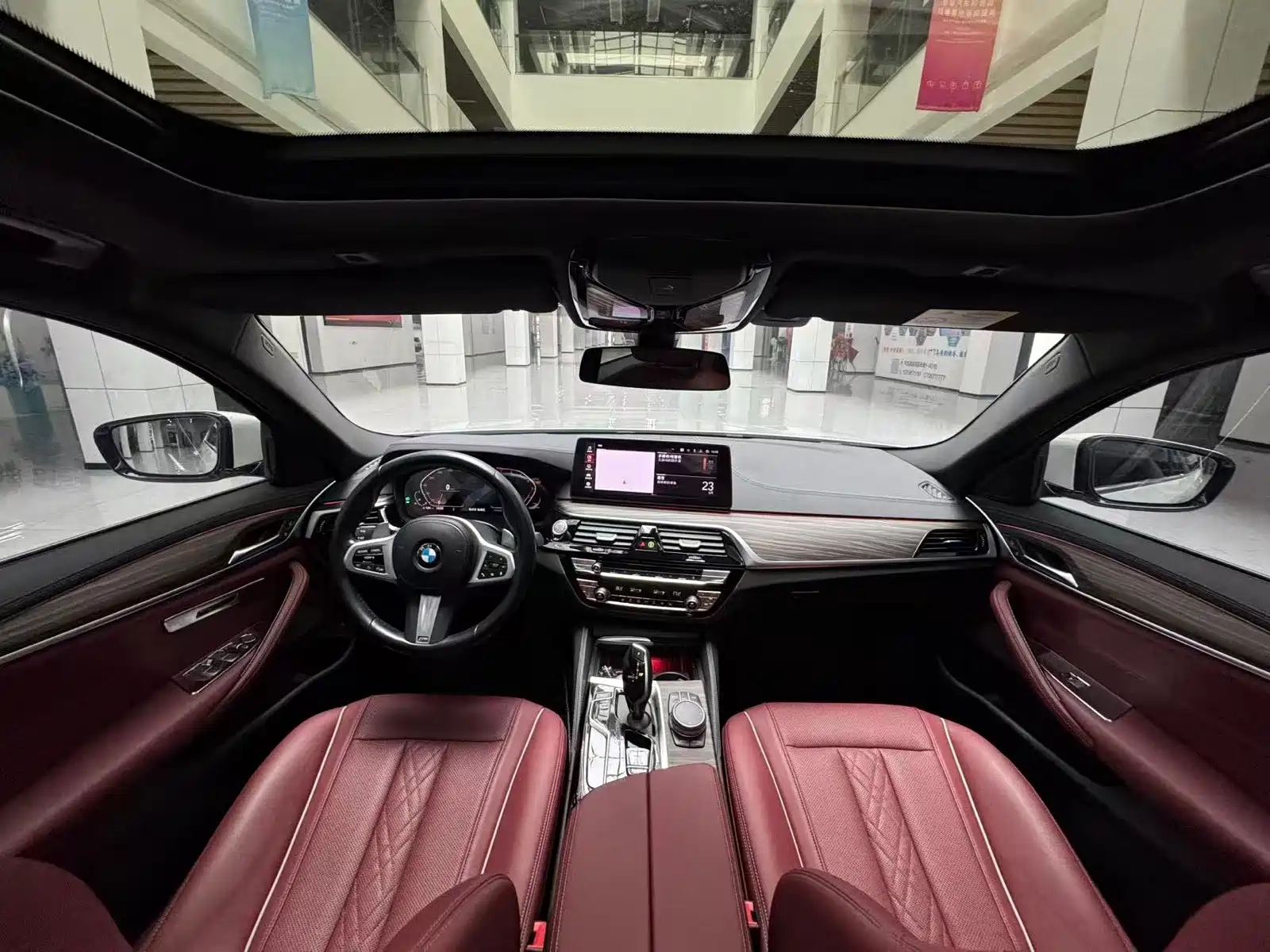 Photo 15 - BMW 5 Series