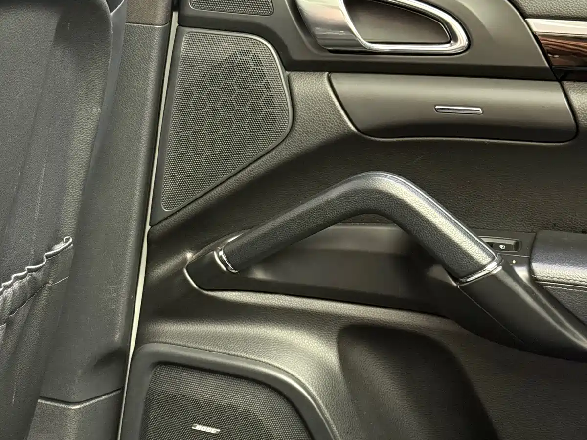 Porsche Cayenne 2014 Cayenne Platinum Edition 3.0T фото 23