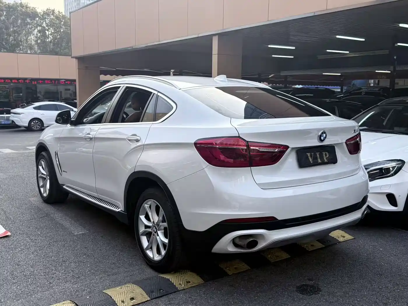 BMW X6 2015 xDrive28i фото 8