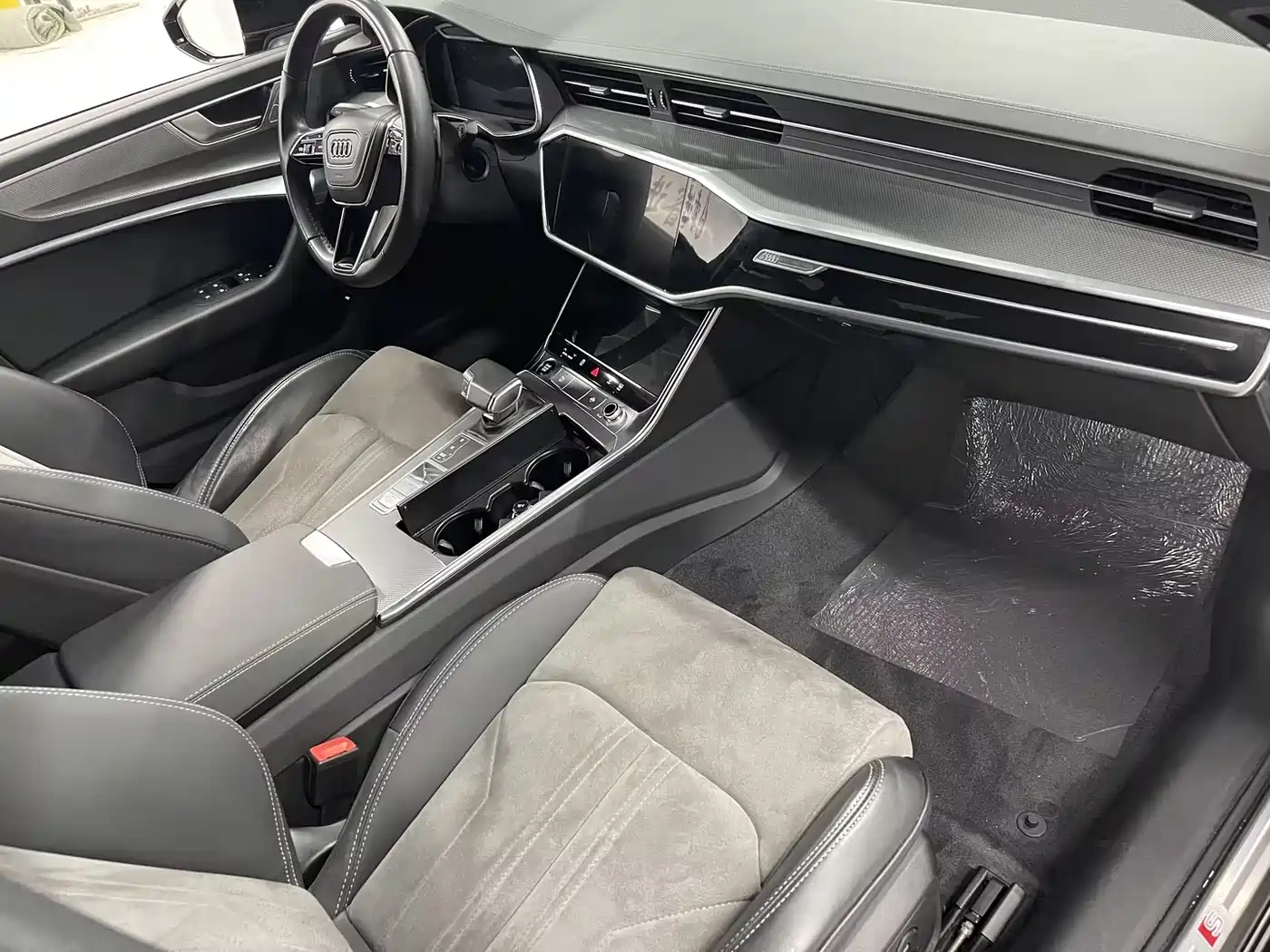 Audi A6L 2023 40 TFSI Luxury Dynamic фото 12