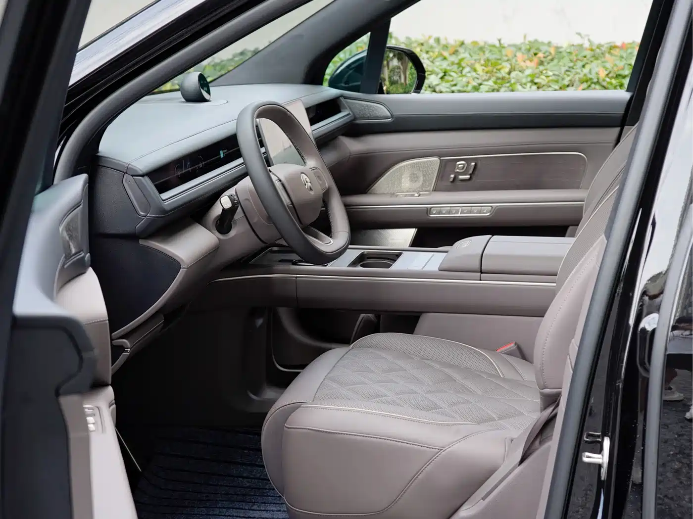 NIO ES8 2025 2025 Model 6-Seat Executive Luxury Edition