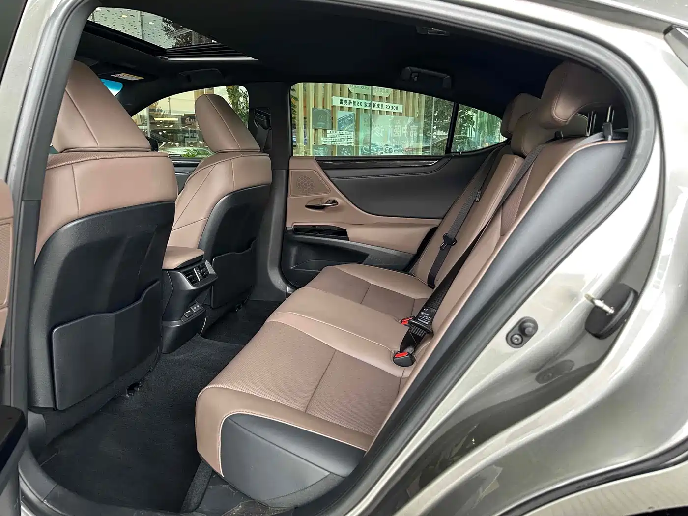 Lexus ES 2022 200 Excellence Edition фото 7