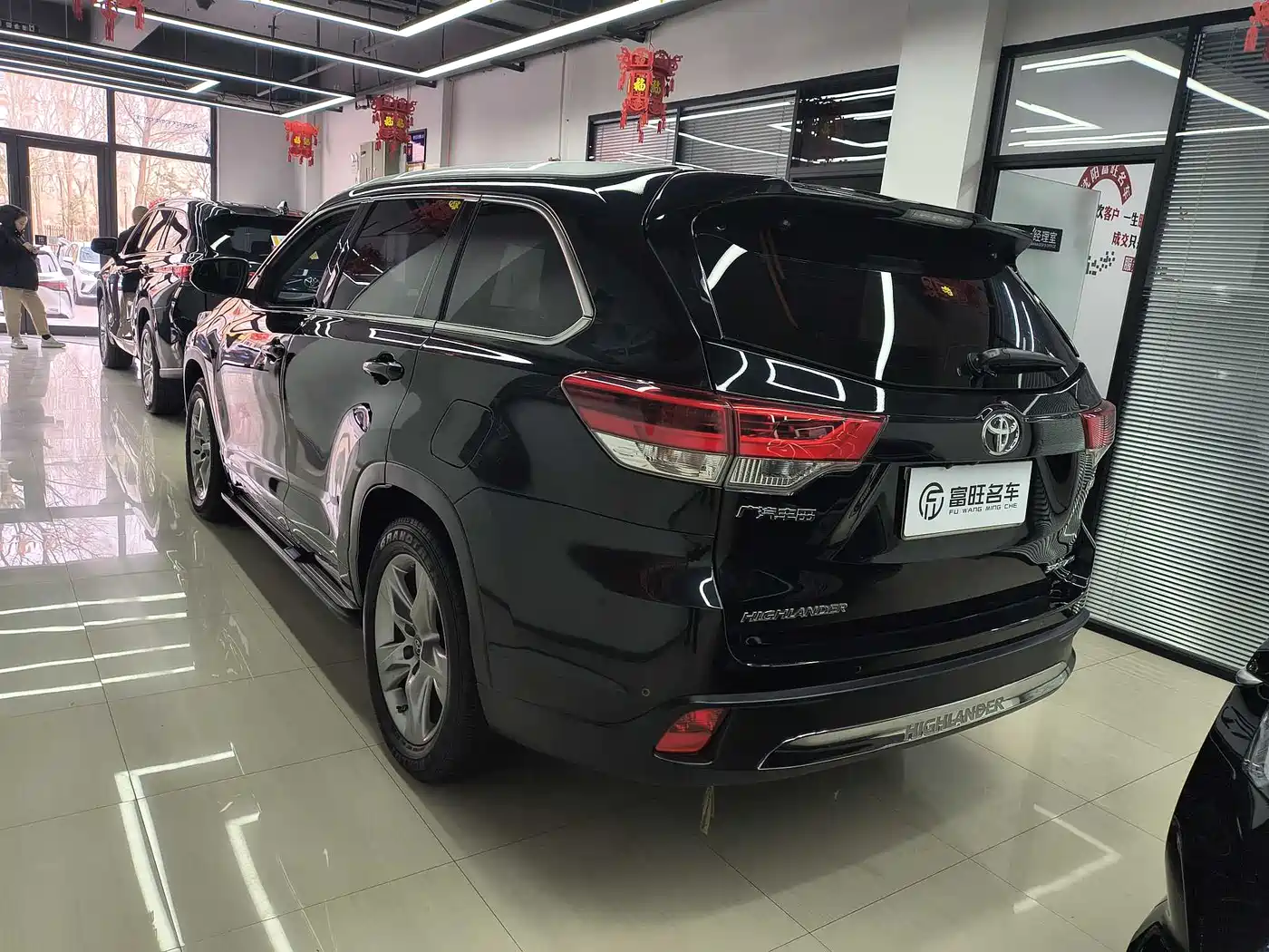 Toyota Highlander 2018 2.0T 4WD Premium 7-seater China VI фото 4