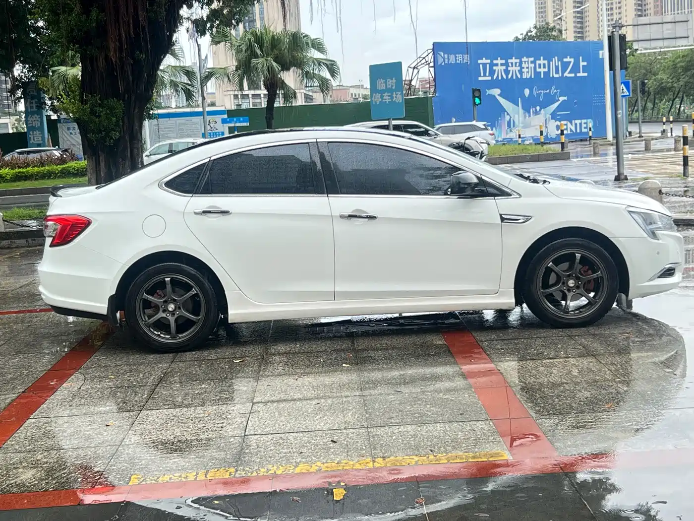 Luxgen 5 2016 2015 1.8T Automatic Intelligent