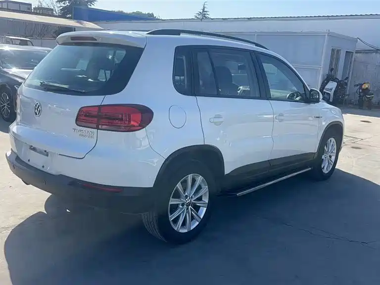 Volkswagen Tiguan 2015 1.8TSI Automatic 2WD Comfortline фото 6