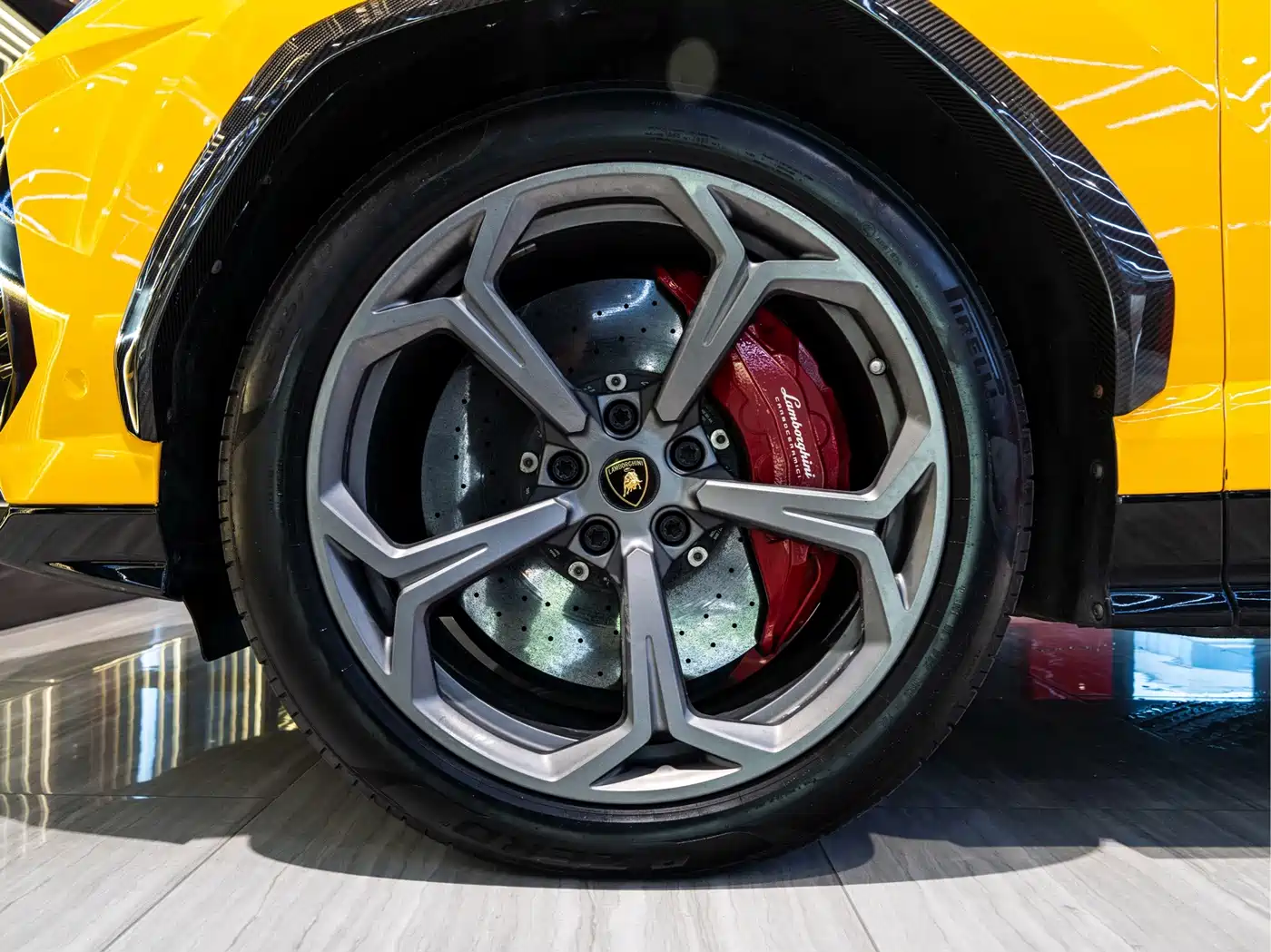 Фото 9 - Lamborghini Urus