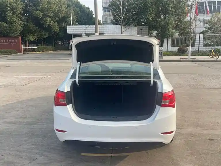 Buick Excelle 2016 15N Automatic Elite фото 4