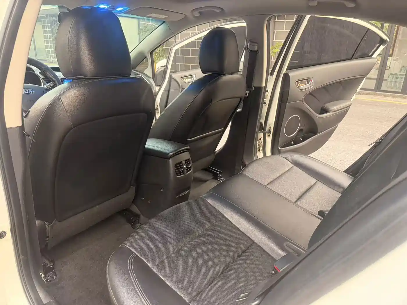 Photo 10 - Kia K3