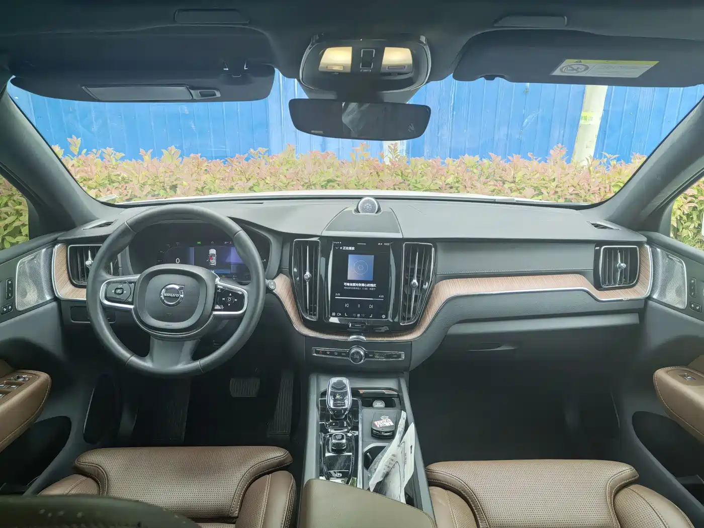 Volvo XC60 Plug-in Hybrid 2024 2024 T8 PHEV Long Range AWD Smart Elegance Luxury Edition