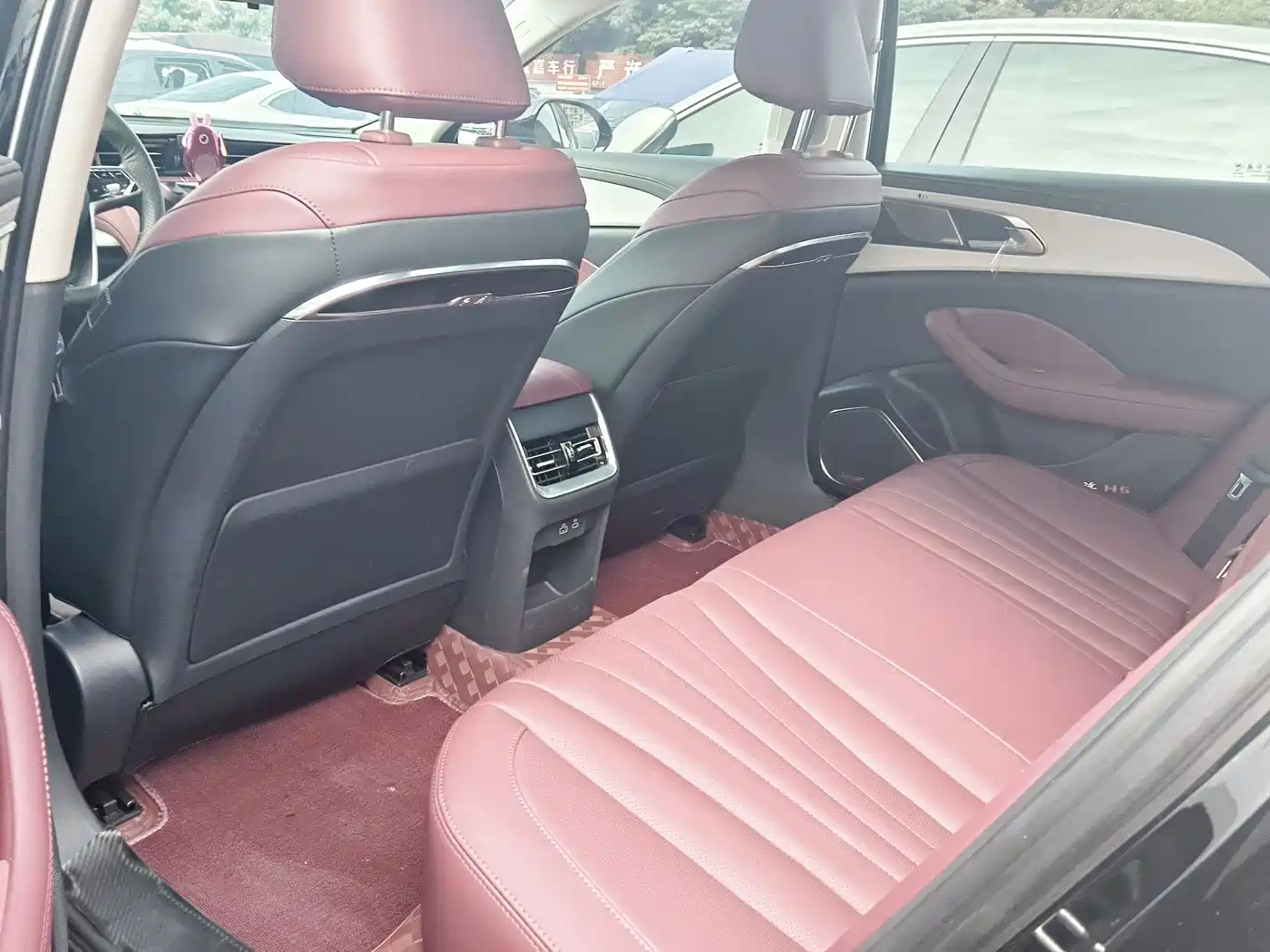 Hongqi H5 2025 1.5T DCT Qiyue 500,000 Units Commemorative Edition фото 12