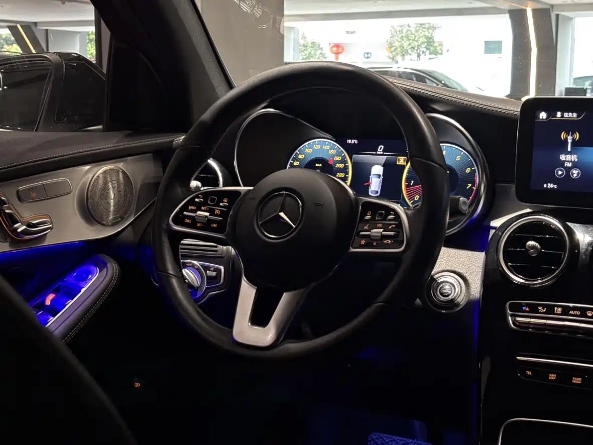 Mercedes-Benz GLC Coupe 2021 GLC 260 4MATIC Coupe SUV фото 17