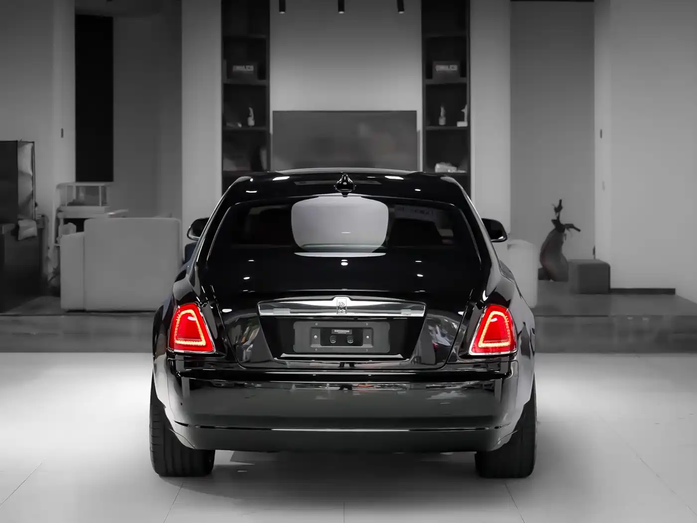 Rolls-Royce Ghost 2018 6.6T Long Wheelbase Edition фото 5
