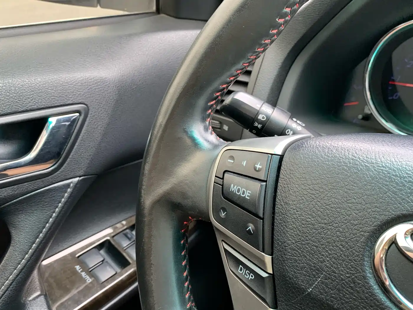 Toyota Reiz 2013 2.5V Premium Edition фото 22