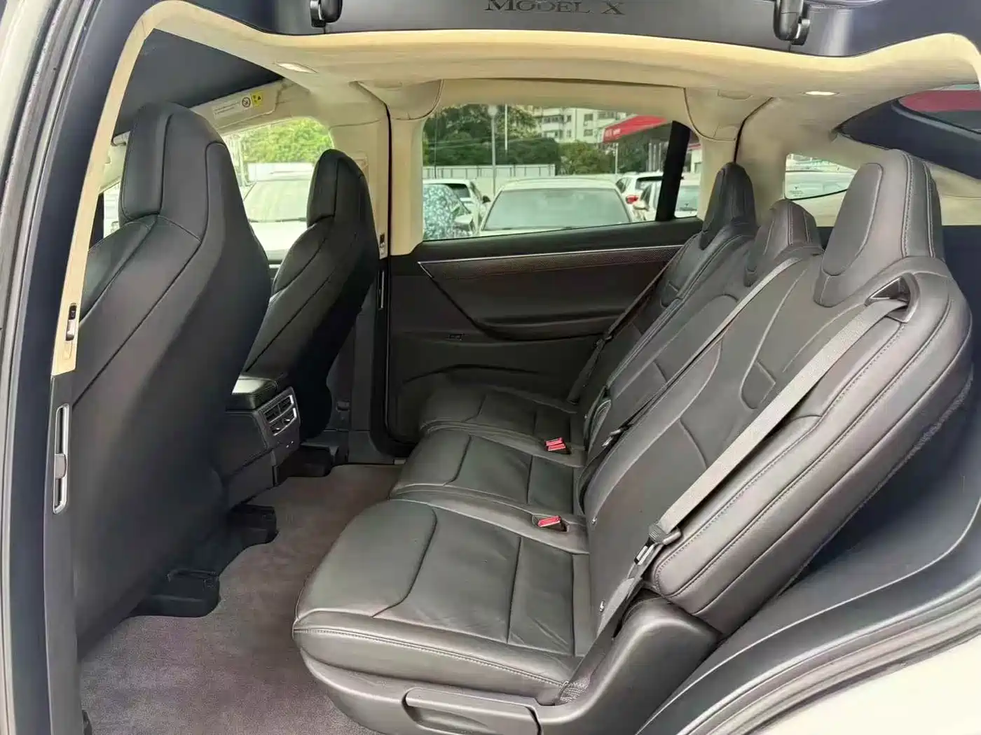 TESLA MODEL X