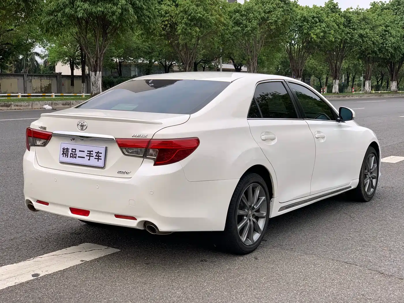Toyota Reiz 2013 2.5V Premium Edition фото 6