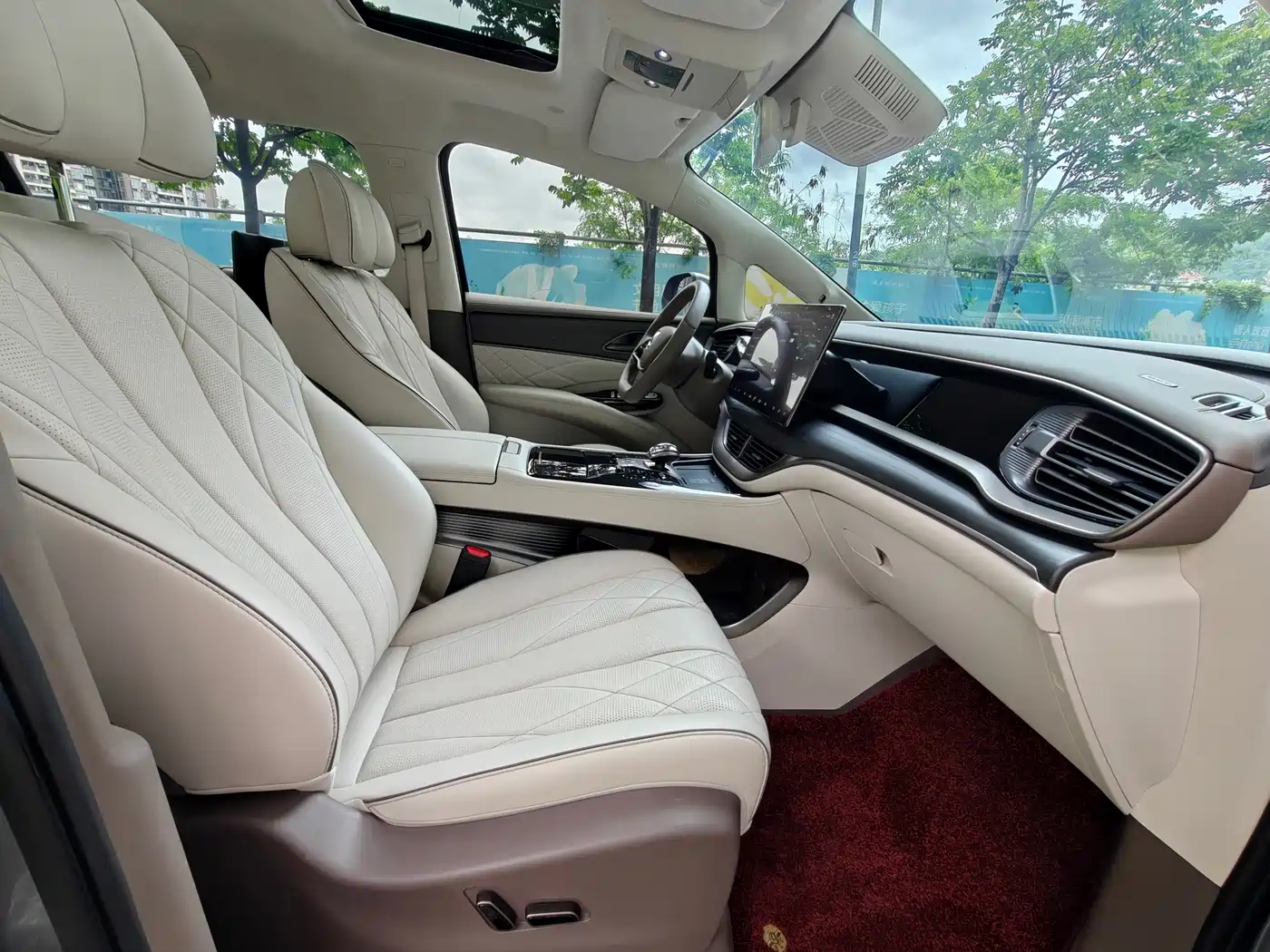 Denza D9 2022 DM-i 970 AWD Flagship фото 16