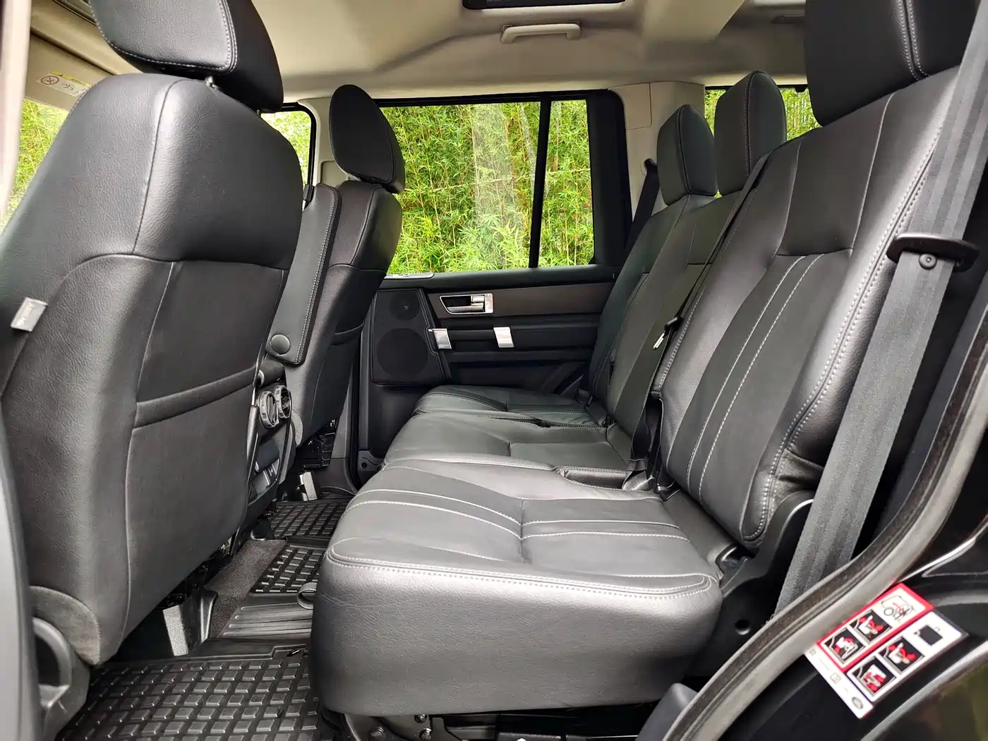 Land Rover Discovery 2016 3.0 SC Black Edition SE фото 12