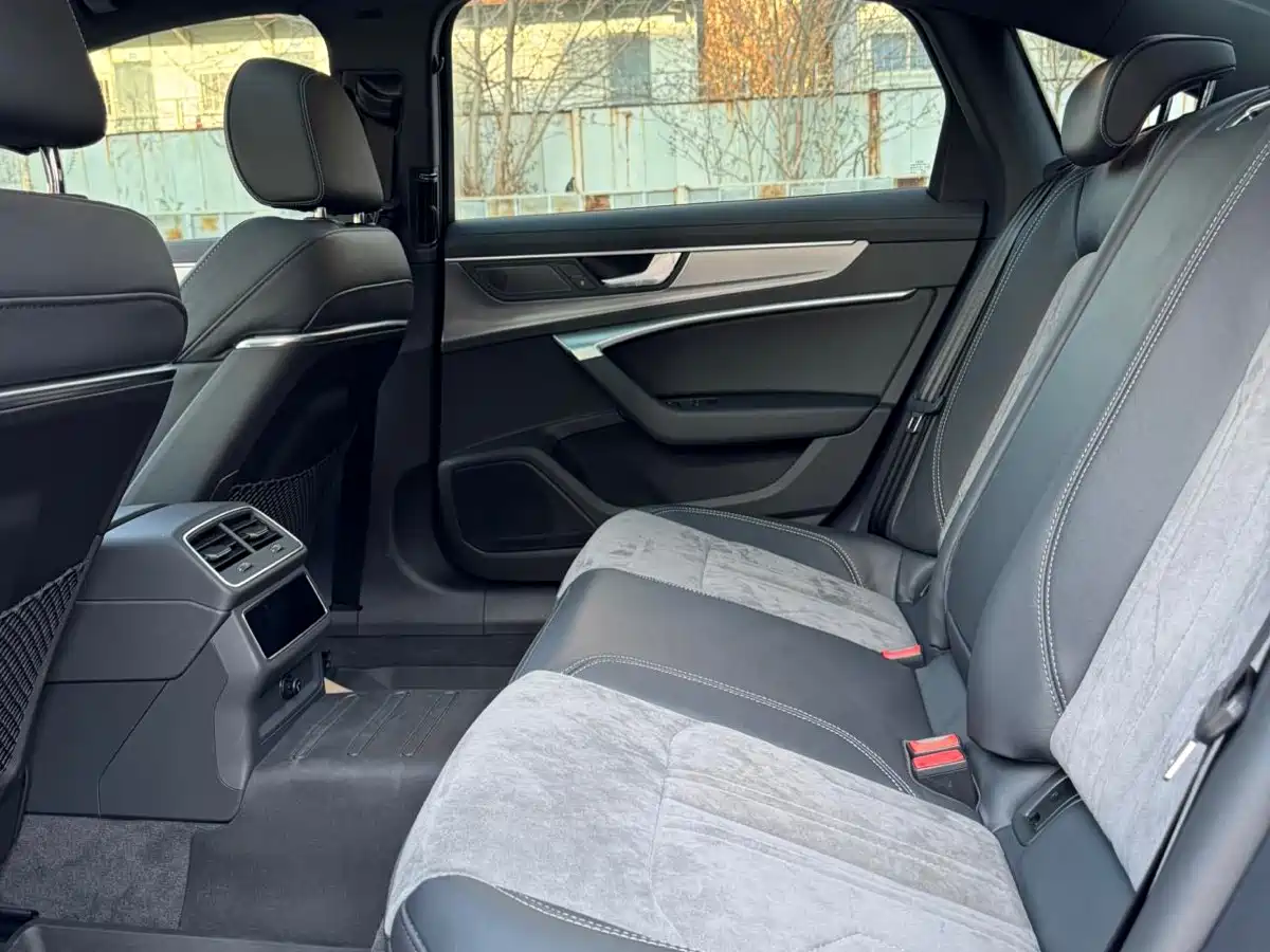 Audi A6L 2021 45 TFSI quattro Exclusive Sport фото 18