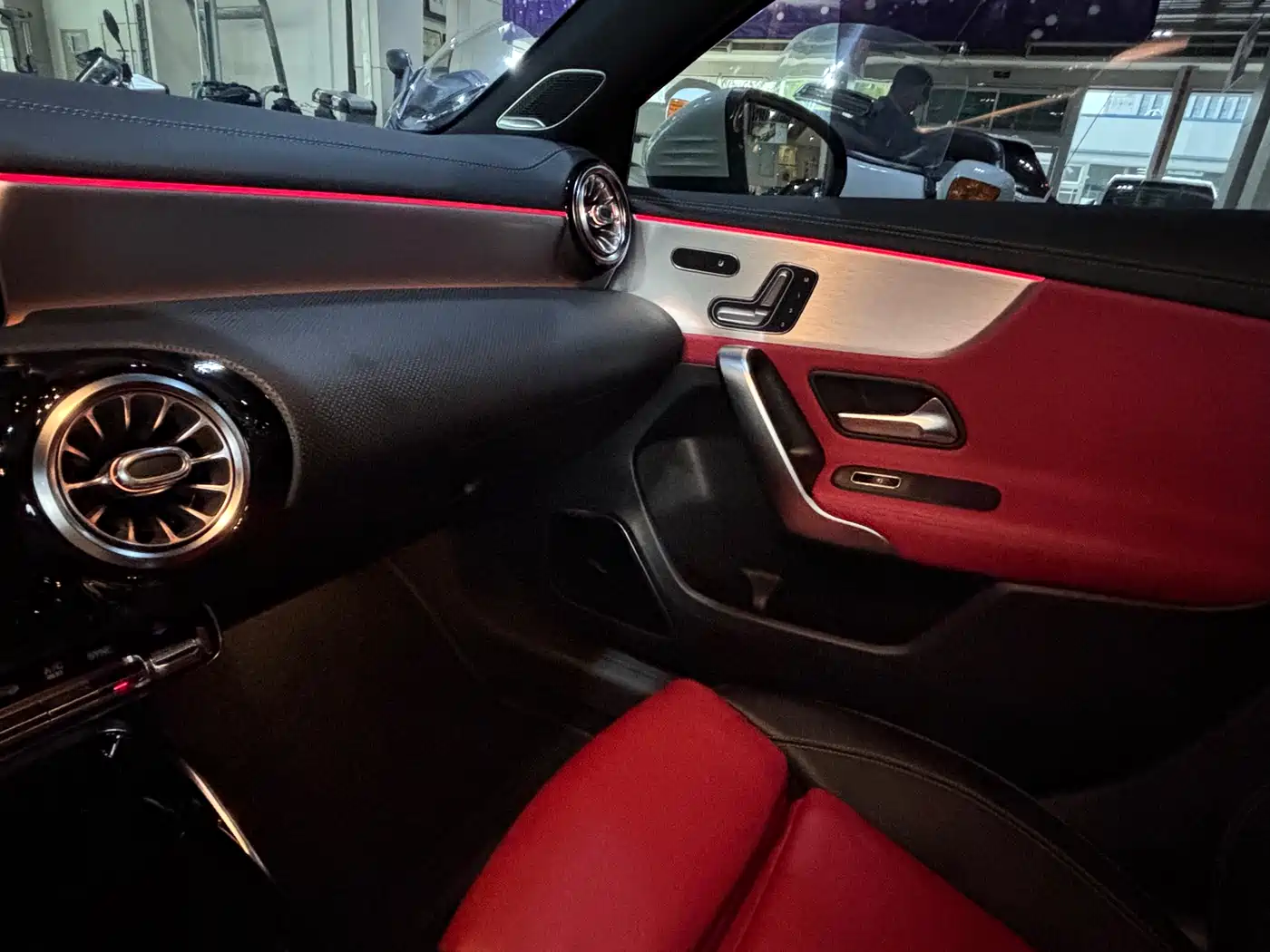 Mercedes-Benz A-Class AMG (Import) 2020 Facelift AMG A 35 4MATIC фото 16