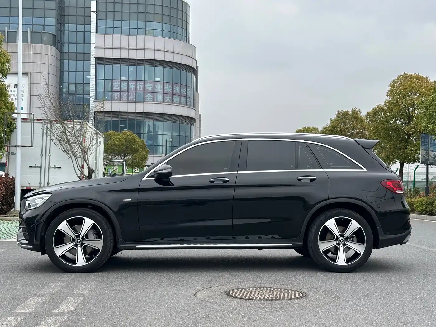 MERCEDES-BENZ GLC