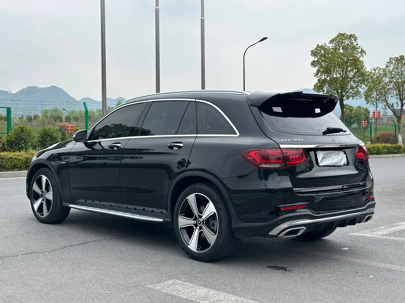 MERCEDES-BENZ GLC