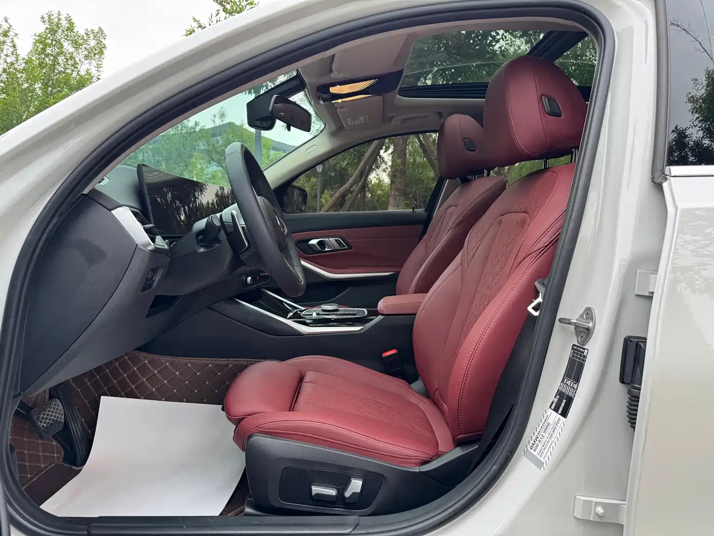 BMW 3 Series 2023 320Li M Sport Package фото 10