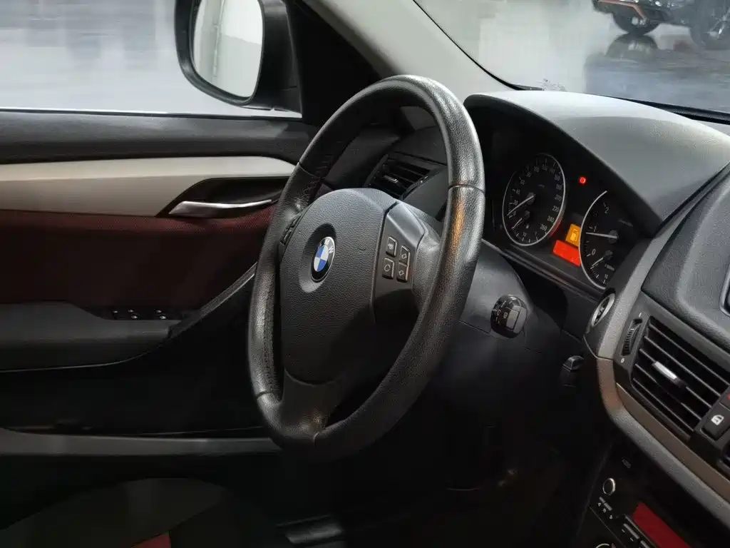 BMW X1 2012 2012 sDrive18i Fashion Model