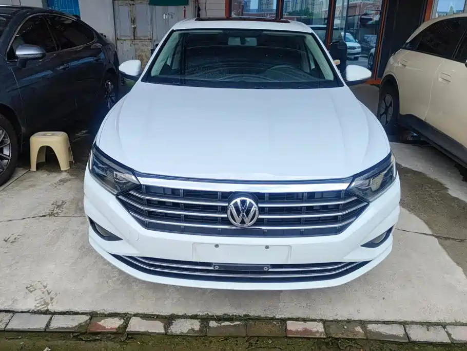 Photo 2 - Volkswagen Sagitar