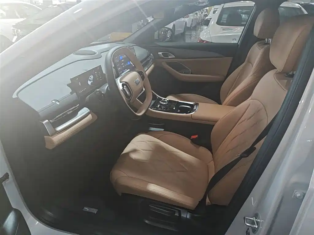 Geely Galaxy Galaxy A7 2025 EM-i 150km Premium Edition фото 8