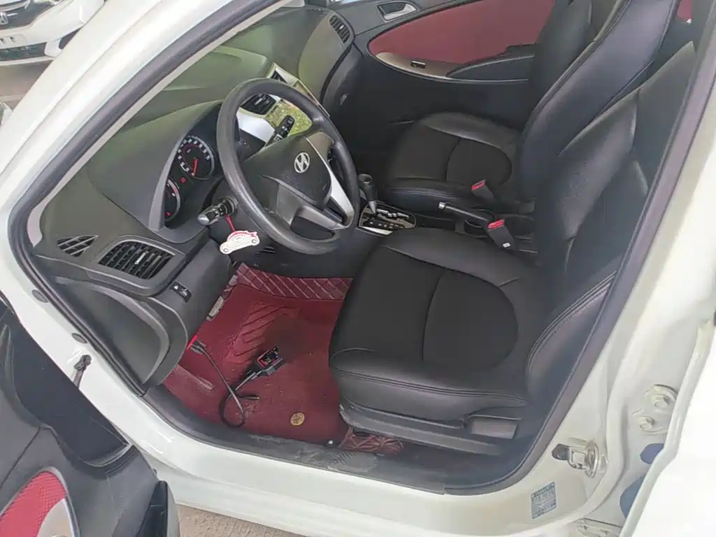 Hyundai Reina 2014 2014 Model 1.4L Automatic GLX
