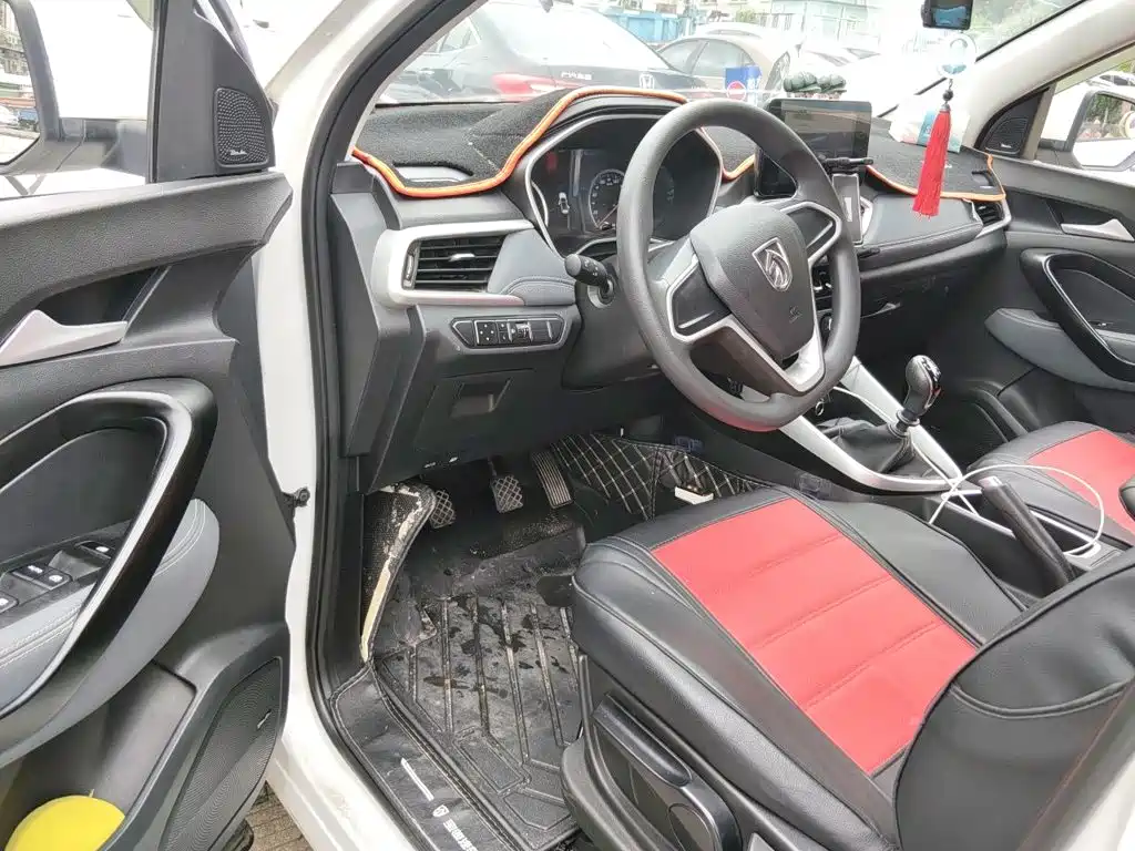 Baojun 530 2019 2019 1.5T Manual Elite (7-seater) China V