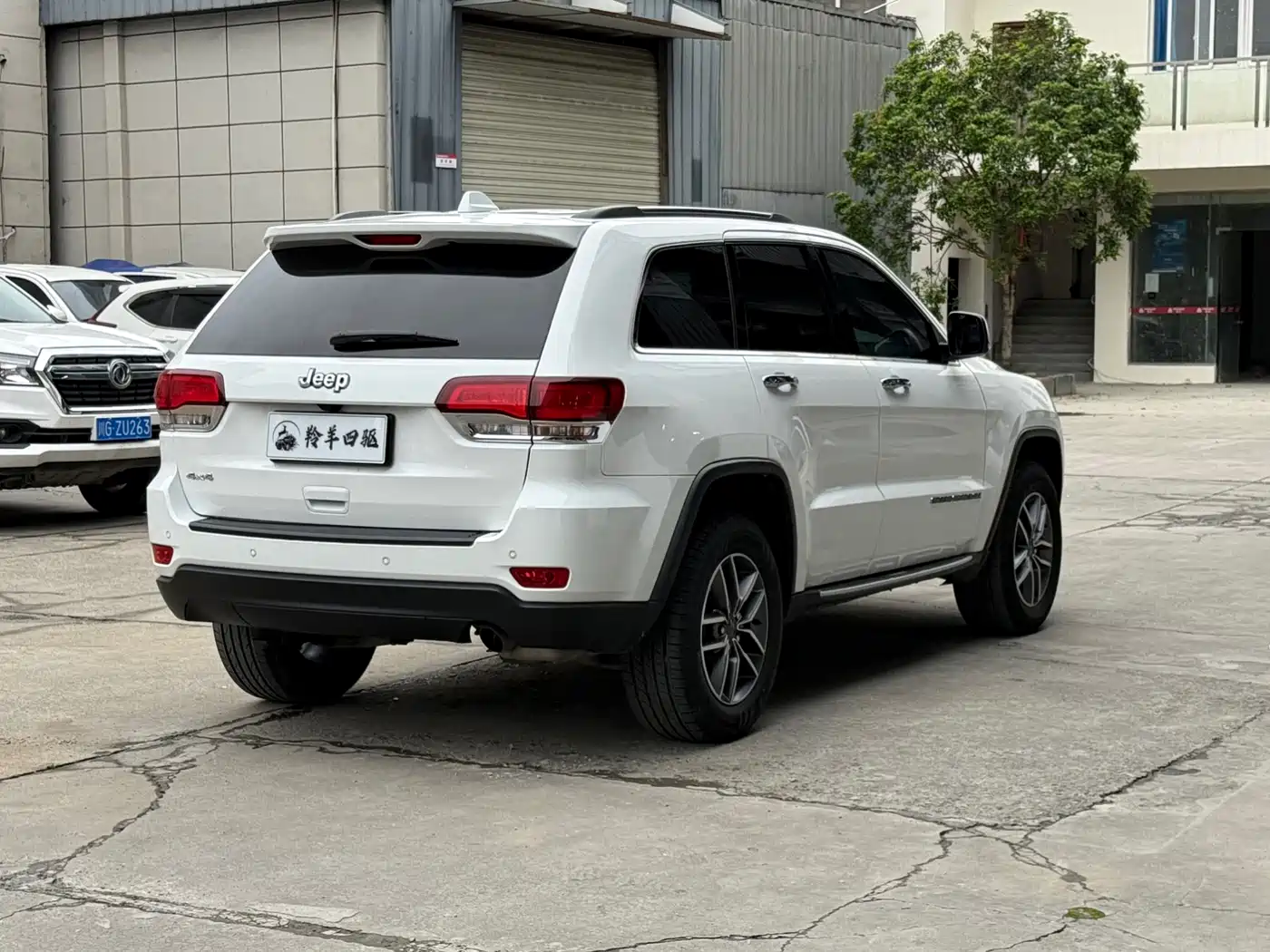 JEEP GRAND CHEROKEE