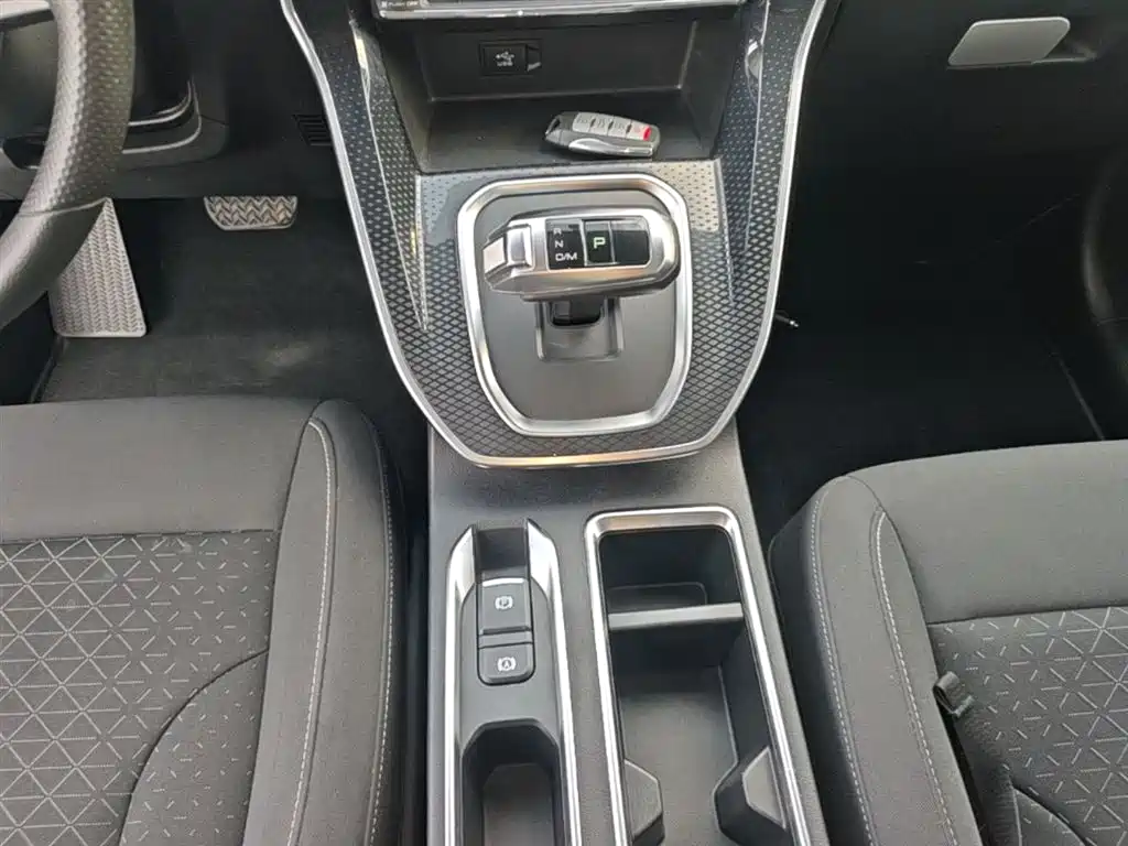 Haval M6 2021 PLUS 1.5T DCT Elite Smart Connect фото 14