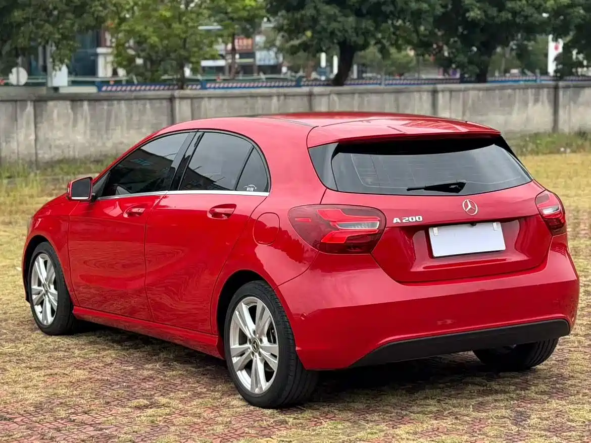 Mercedes-Benz A-Class (Import) 2016 A 200 Dynamic фото 7