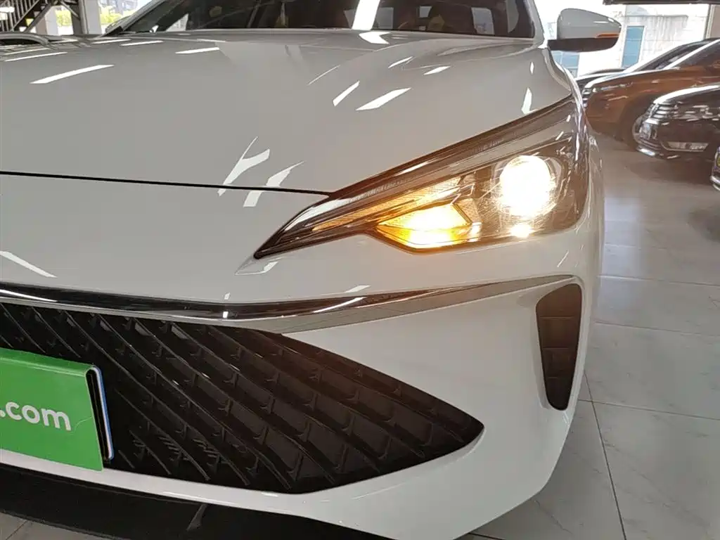 Roewe i5 2025 2023 1.5L CVT Luxury Edition