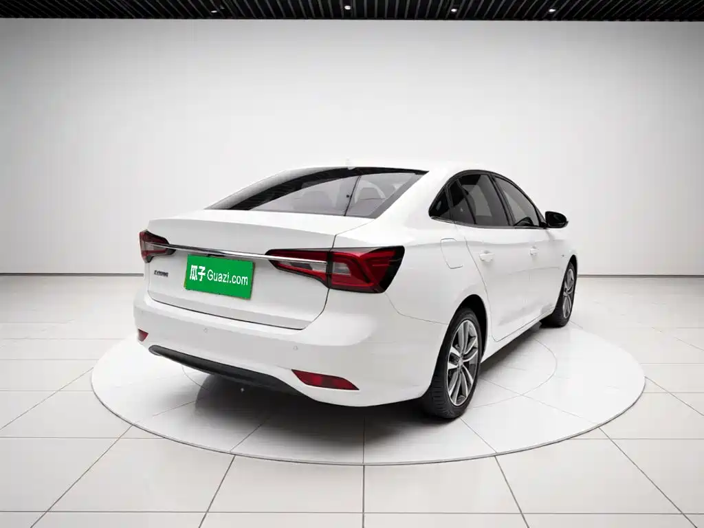 Фото 6 - Roewe i5