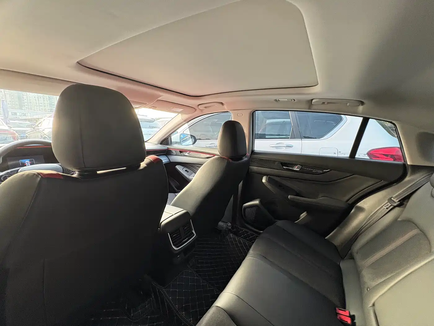 Dongfeng Aeolus Yixuan MAX 2024 2023 1.5T Ultra Stylish Dad Edition