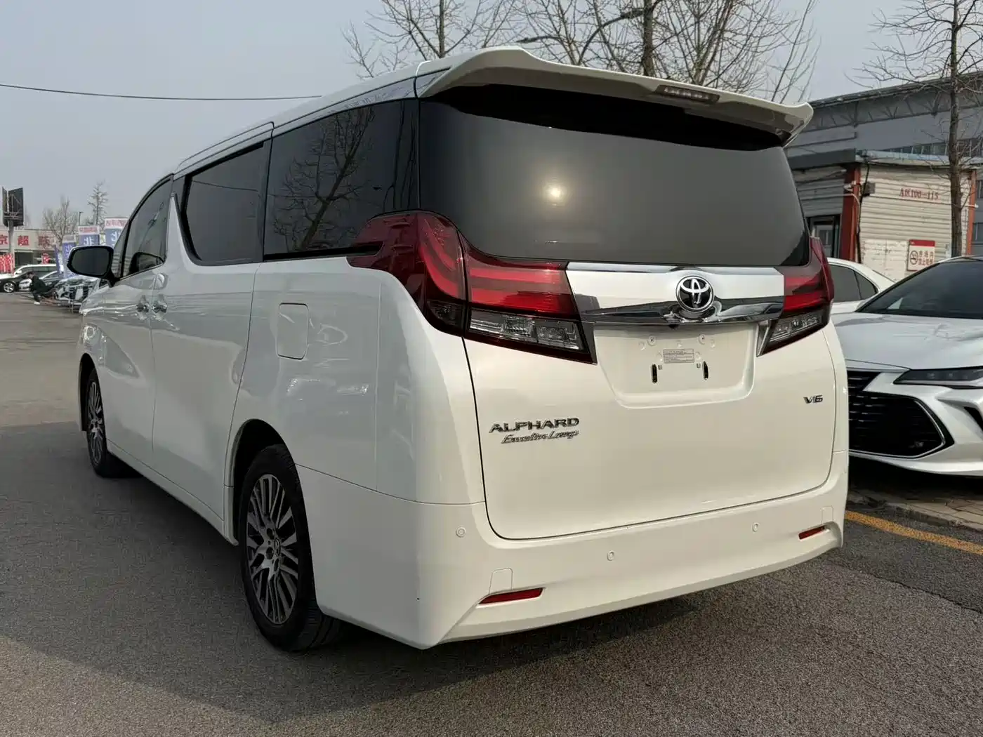 Toyota Alphard 2018 3.5L Premium фото 16