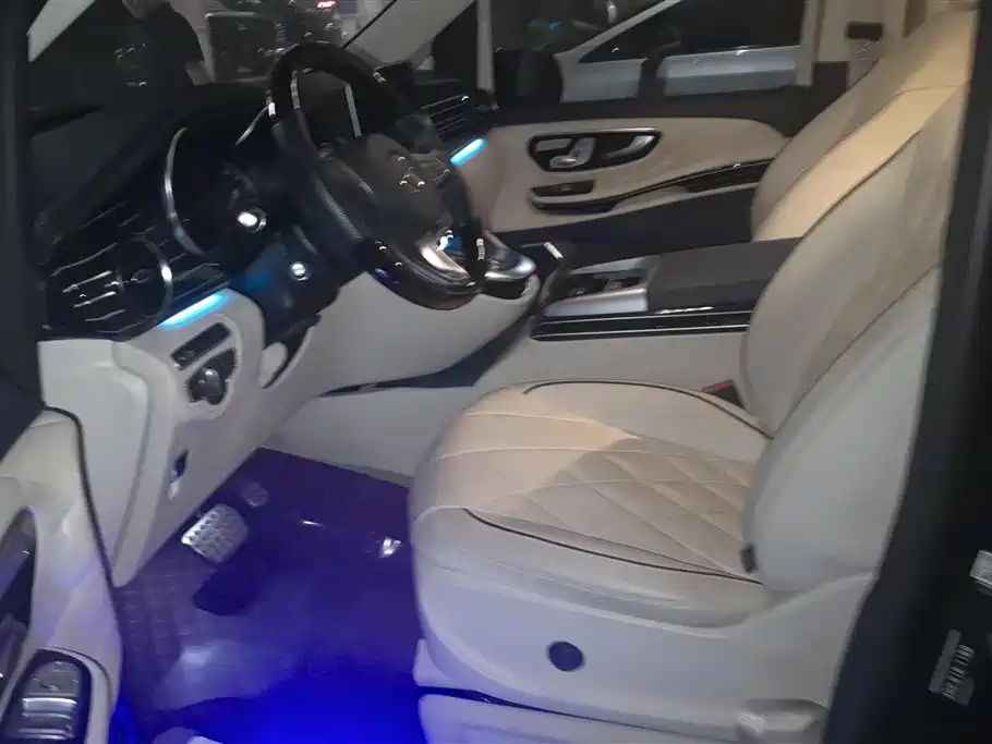 Mercedes-Benz V-Class 2022 V 260 L Long Wheelbase Prestige Edition фото 8
