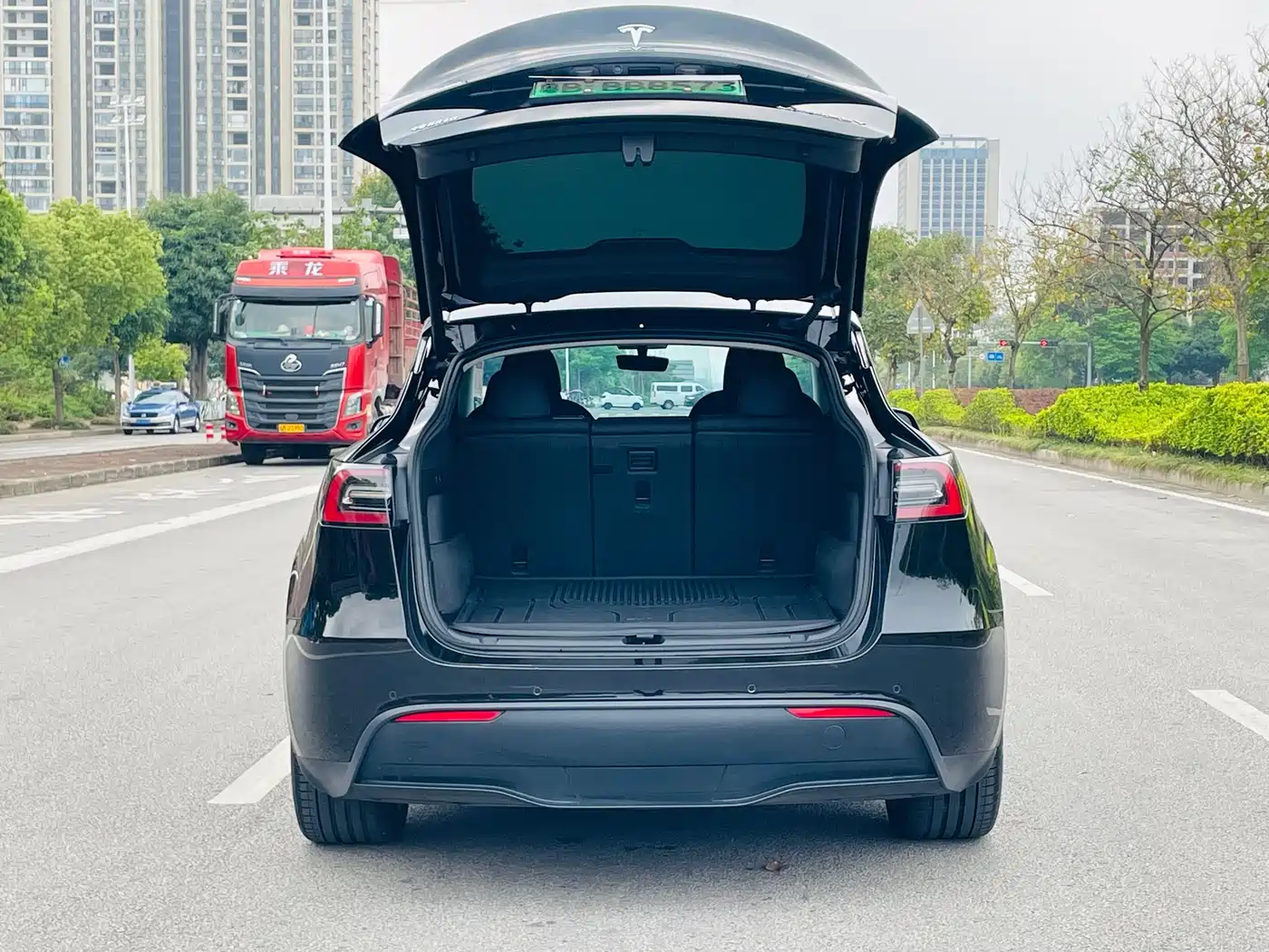 TESLA MODEL Y