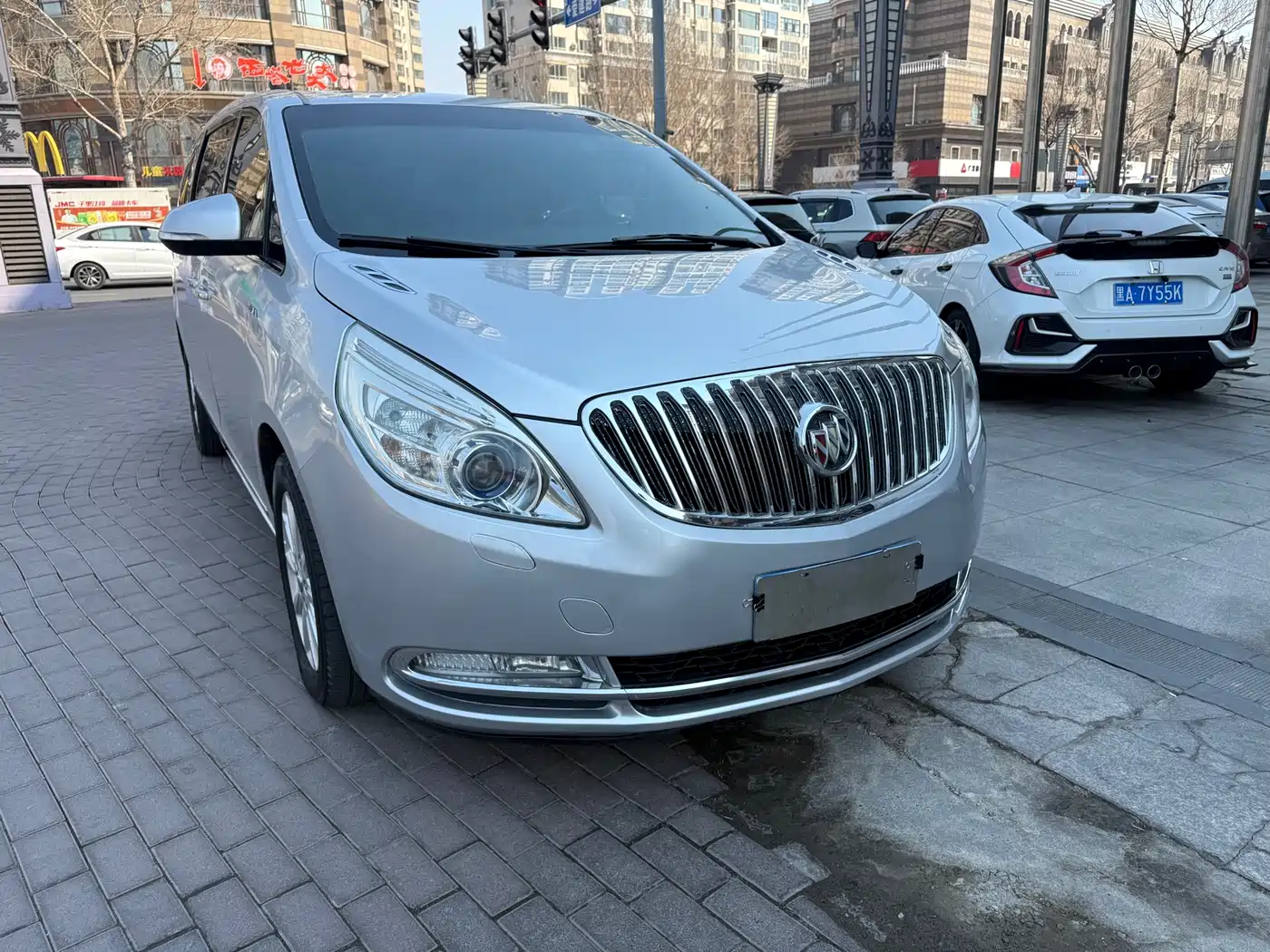 Buick GL8 2013 3.0L XT Luxury Business Flagship Edition фото 3