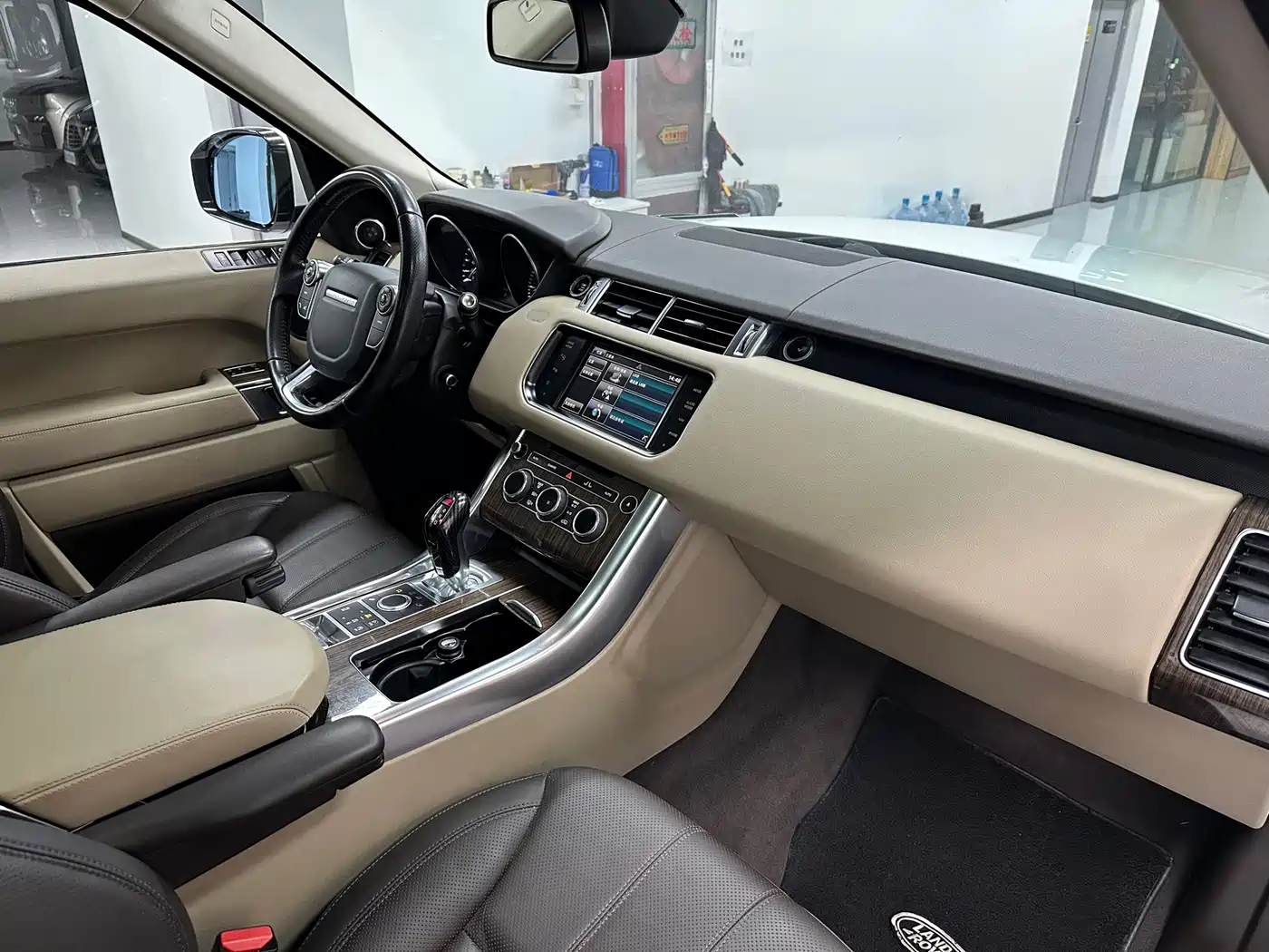 Land Rover Range Rover Sport 2014 3.0 SC V6 HSE фото 16
