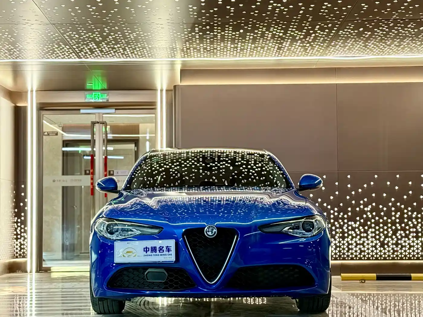 Alfa Romeo Giulia 2019 2017 2.0T 280HP Luxury Edition